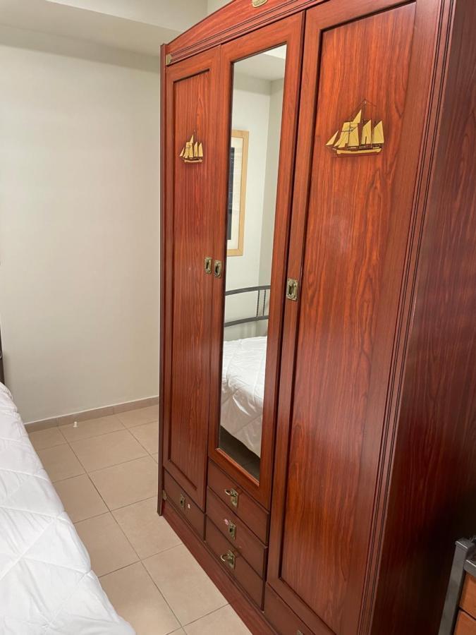 בת ים Isralux Apartments מראה חיצוני תמונה
