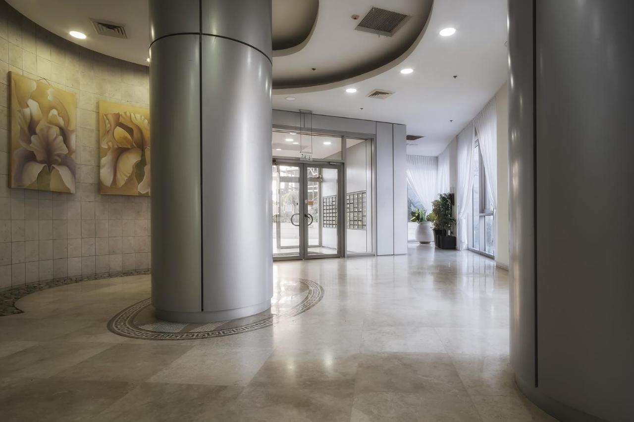 בת ים Isralux Apartments מראה חיצוני תמונה