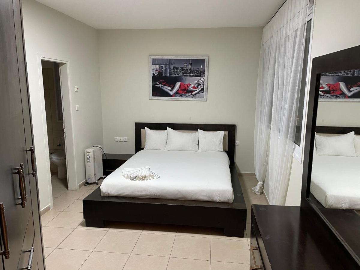 בת ים Isralux Apartments מראה חיצוני תמונה